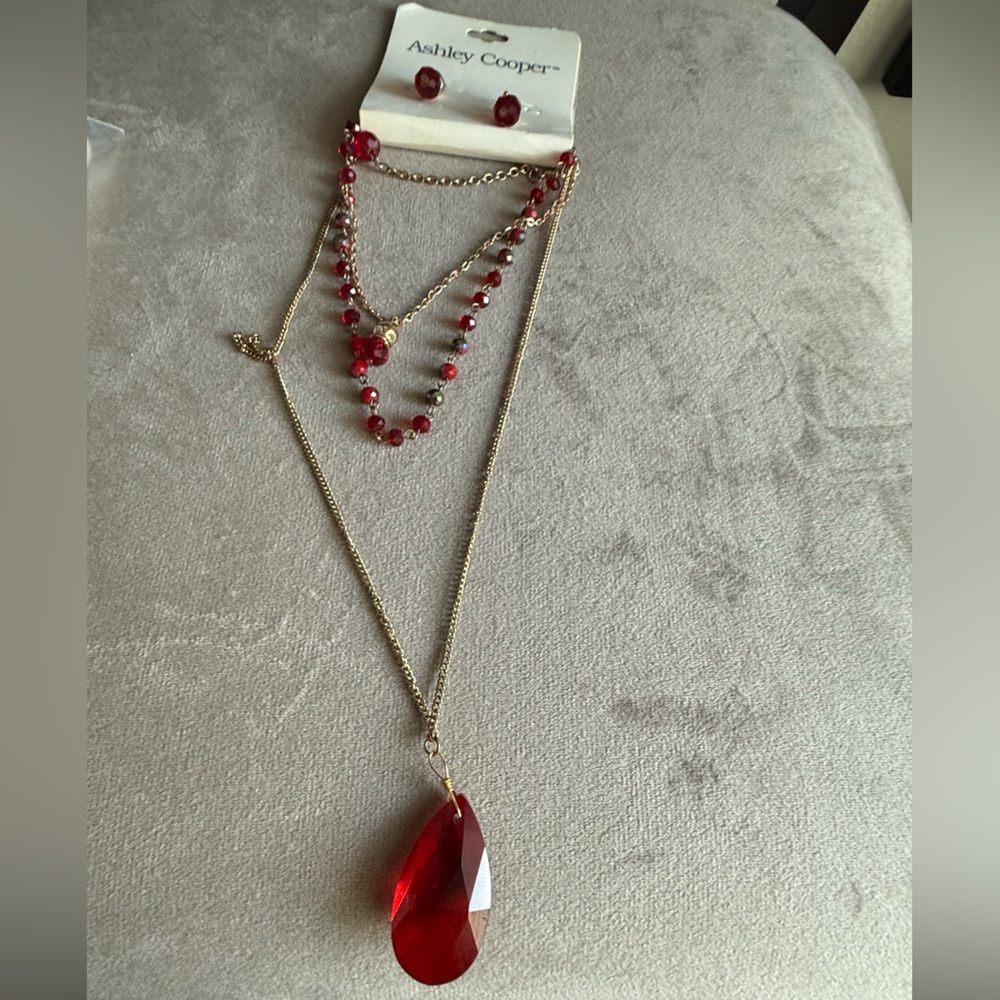 Ashley Cooper Red and Gold Necklace Set - Picture 6 of 7